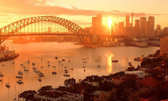 The beautiful Sydney harbor on a typical summer's evening