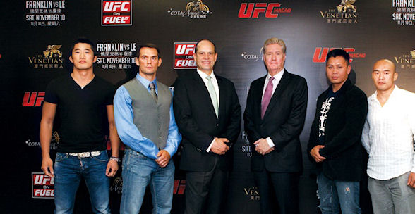 Left to right: UFC fighters Dong Hyun Kim from South Korea and Rich Franklinfrom the US, UFC Asia Managing Director Mark Fischer, Sands China Ltd President andChief Executive Officer Edward Tracy, and UFC fighters Vietnamese-born Cung Le fromthe US and Tiequan Zhang from China.