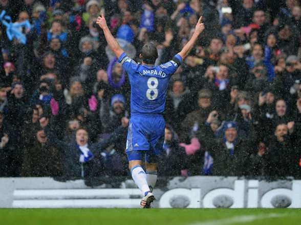 Frank Lampard's penalty helped the Blues beat Arsenal 2-1 at home.