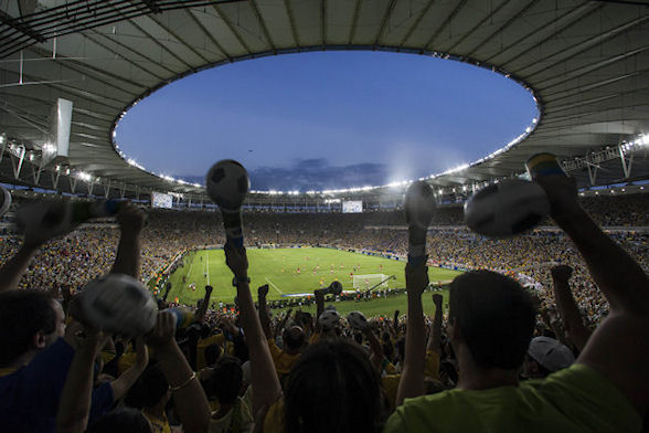 马拉卡纳球场重新开幕，迎来巴西和英格兰的友谊赛