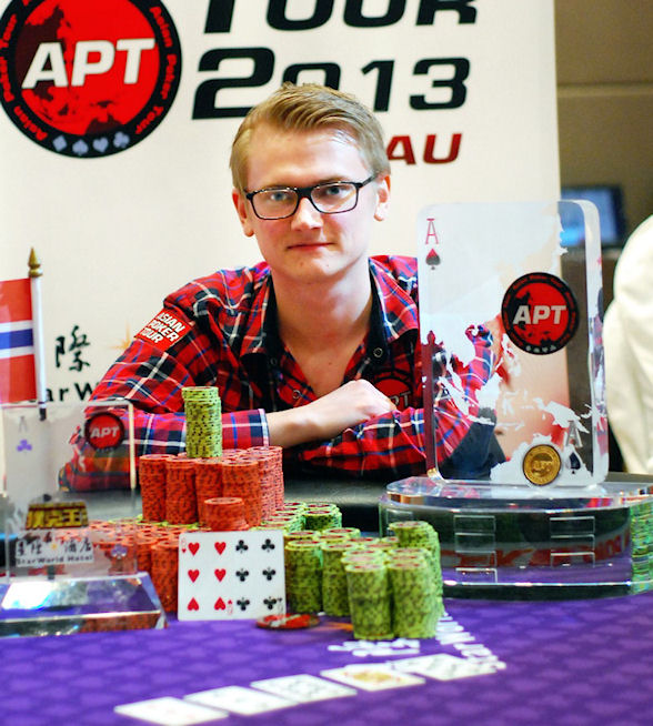 Henrik Tollefsen is crowned champion at APT Macau