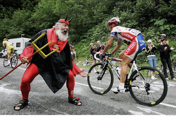 Cycling fan Dieter "El Diablo" Senft has been a regular on the Tour de France roadside for the past 20 years.