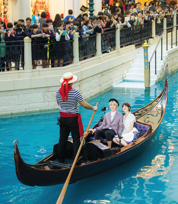 Actors Jang Hyuk and Jang Na-Ra film a scene in the canals of the Venetian Macao for the remake of Korean drama 'Fated to Love You'