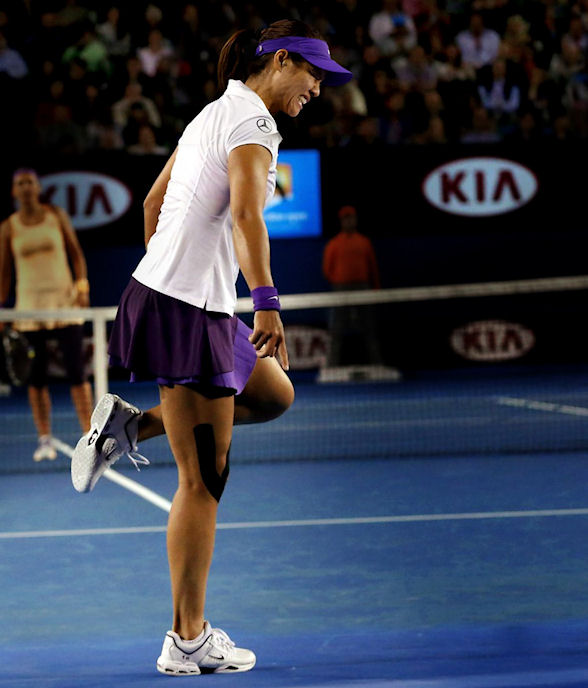 李娜在澳网决赛中与伤痛英勇抗争
