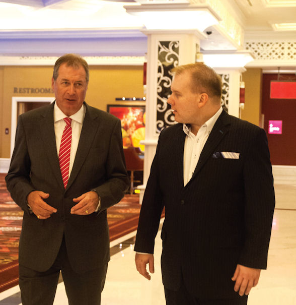 濠庄总裁Shaun McCamley和环球博彩集团首席执行官卓弈商讨首届APT越南的相关事宜