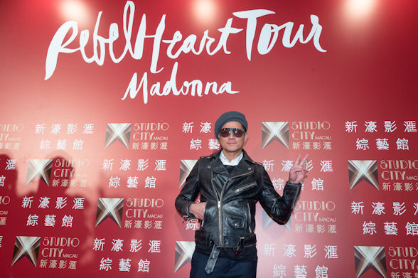 [b]Asia's King of Dance, Aaron Kwok, was one of the many celebrities to watch Madonna in action[/b]